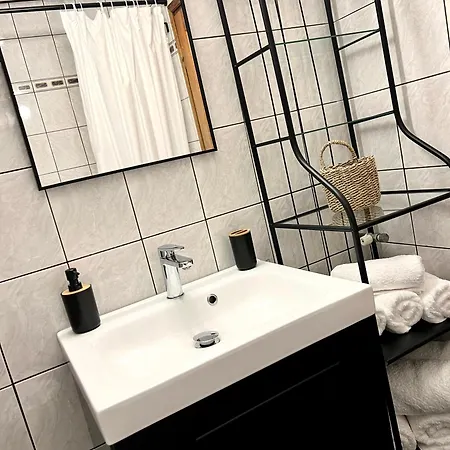 No40 Downtown Apartment